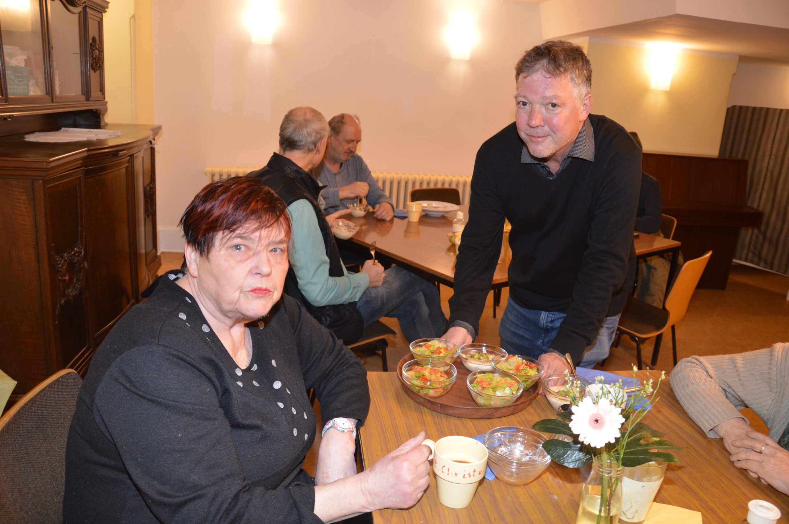 Evelyn, eine Bedürftige, bei "Essen ist fertig!"