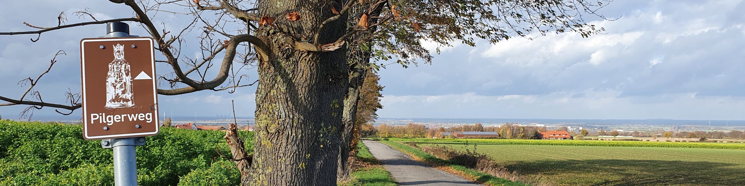 Wanderweg nach Werl mit Hinweisschild