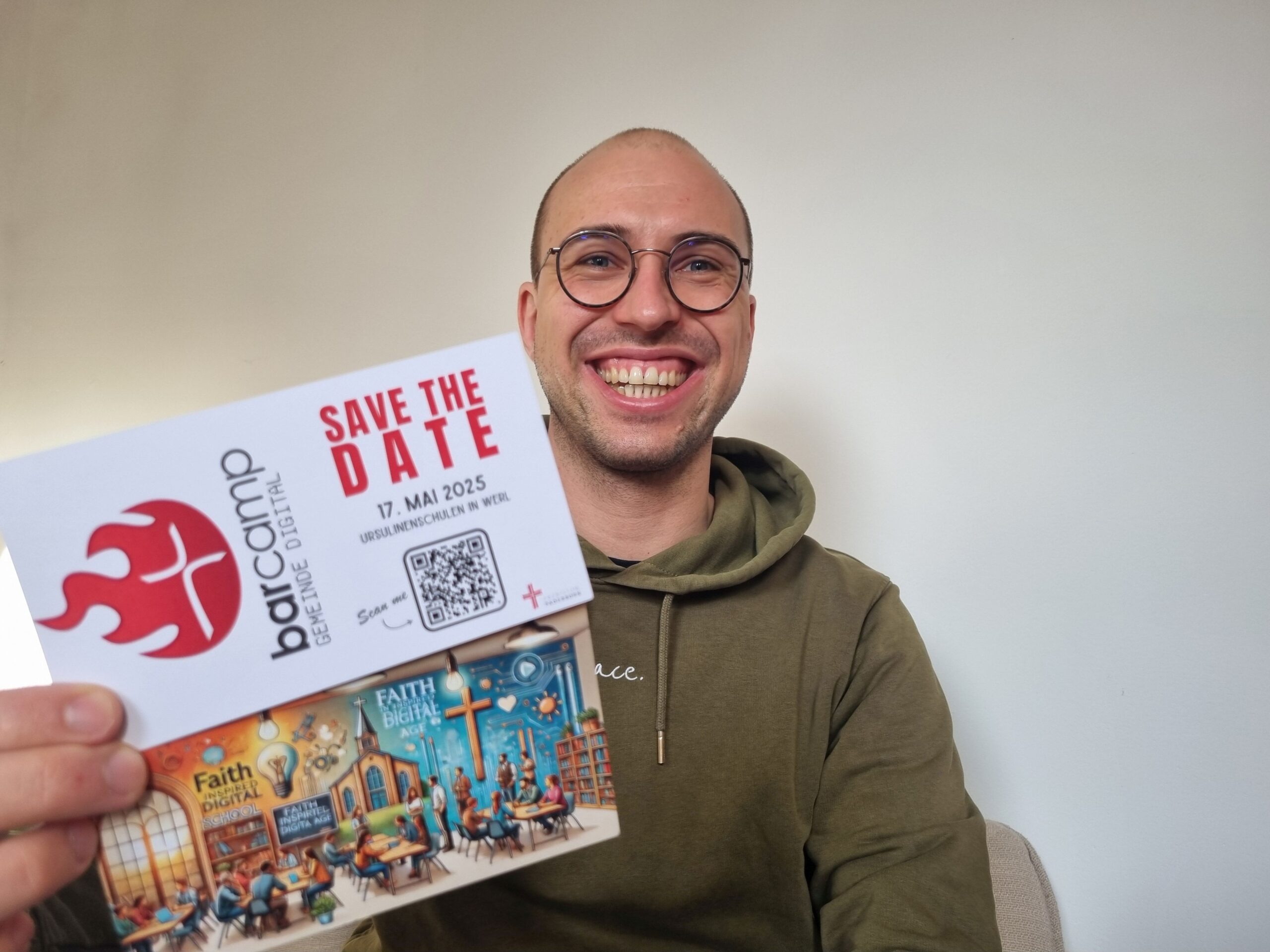 Maximilian Schultes bewirbt das Barcamp Gemeinde Digital am 17. Mai in Werl