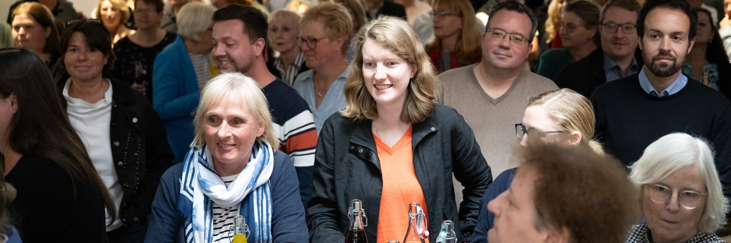 Die Mitarbeitenden hatten großes Interesse an den Informationen aus erster Hand.