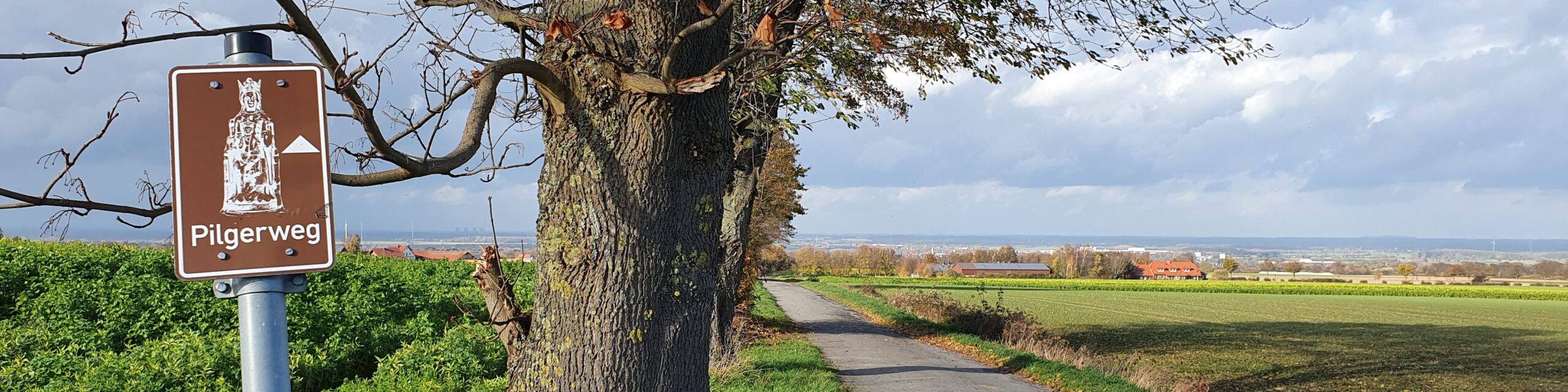 Wanderweg nach Werl mit Hinweisschild