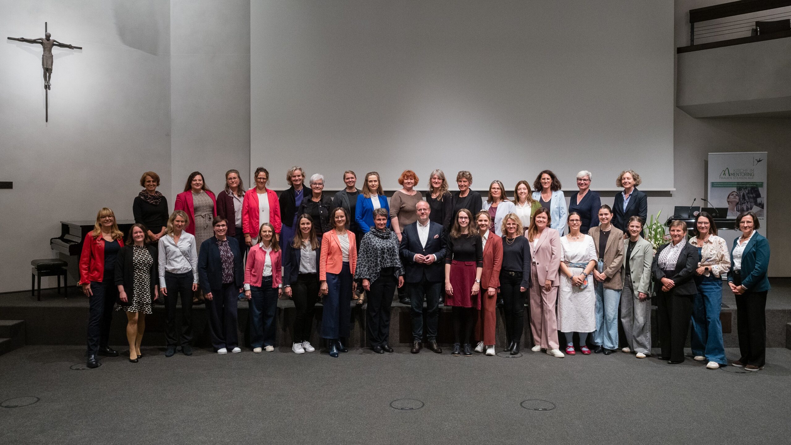 Teilnehmerinnen des zehnten Durchgangs „Kirche im Mentoring – Frauen steigen auf“