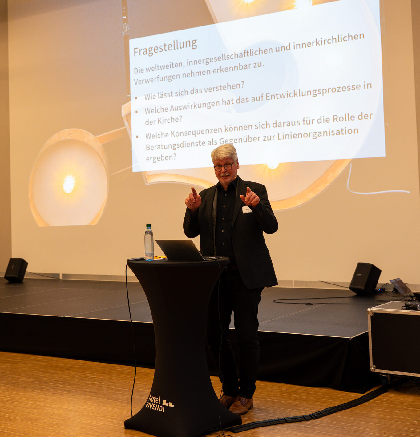 Valentin Dessoy, Experte für Organisationsentwicklung