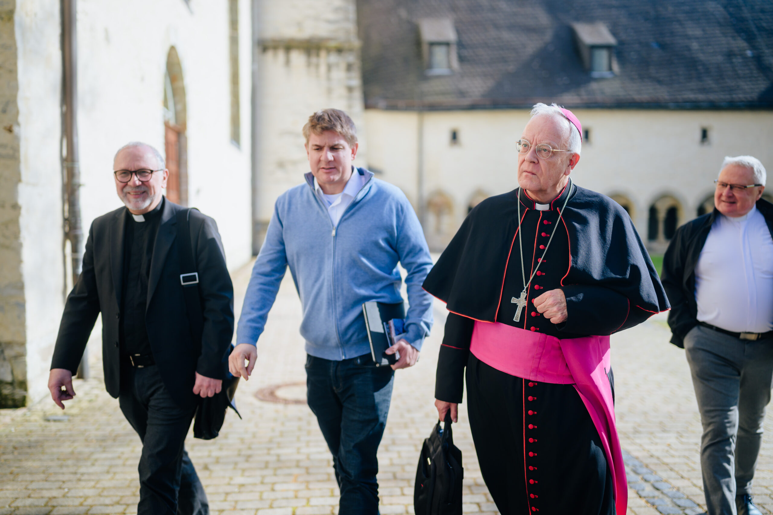 Weihbischof König, Bürgermeister Dr. Remco van der Velden, Rainer Stahlhacke und Dechant Thomas Wulf in Geseke