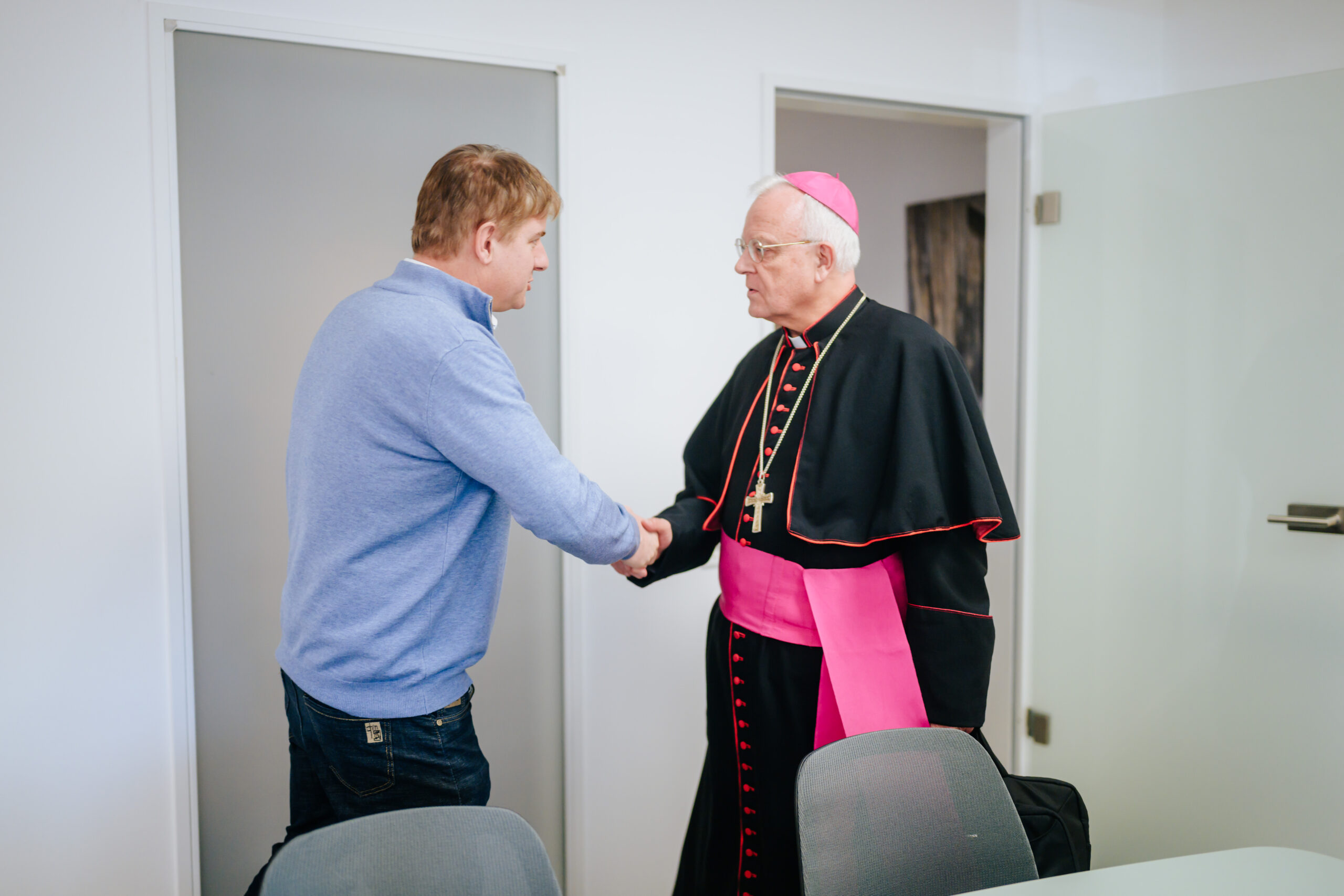 Weihbischof König mit dem Bürgermeister Dr. Remco van der Velden