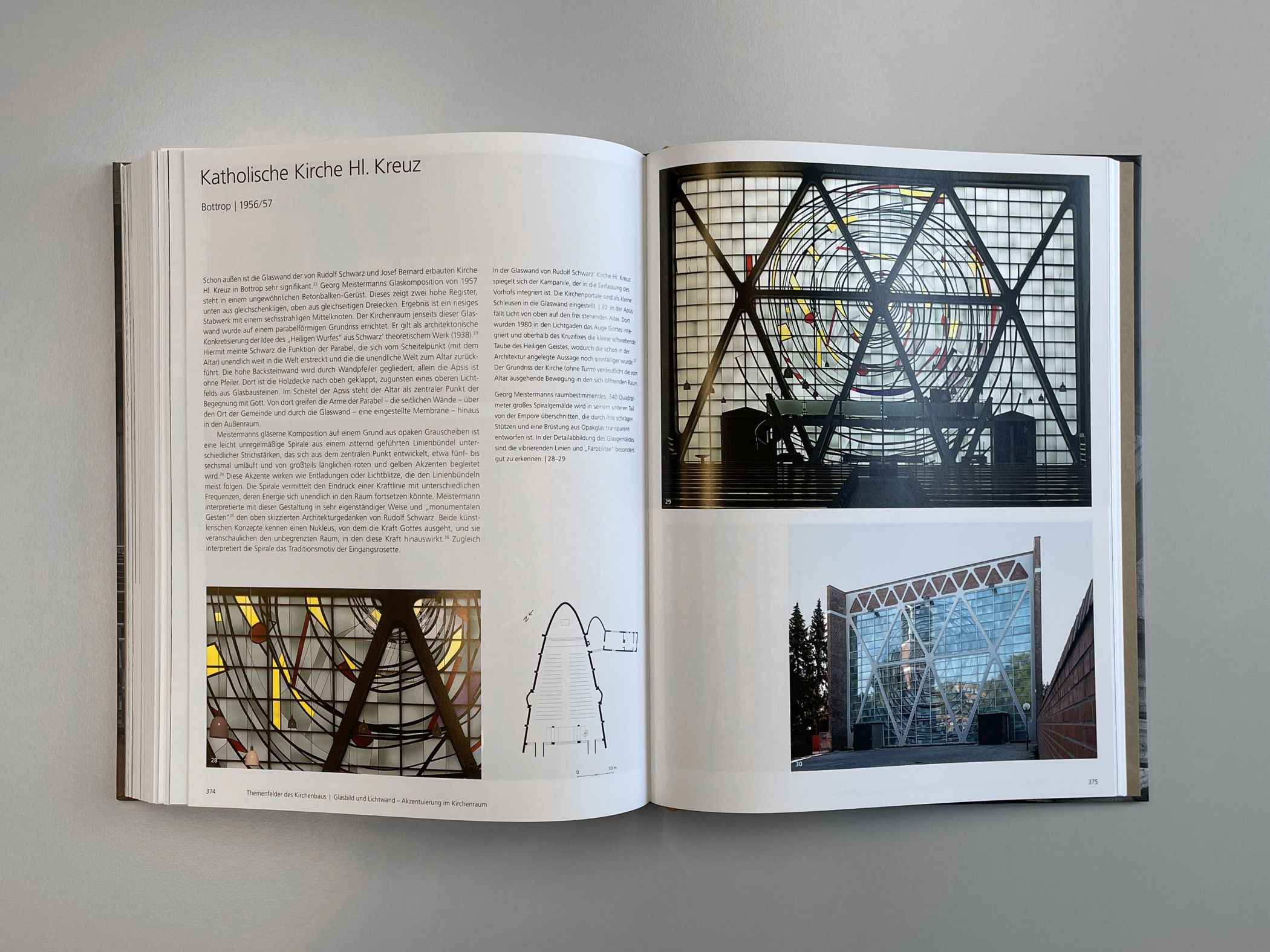 Blick ins Buch "Kirchenbau nach 1945"